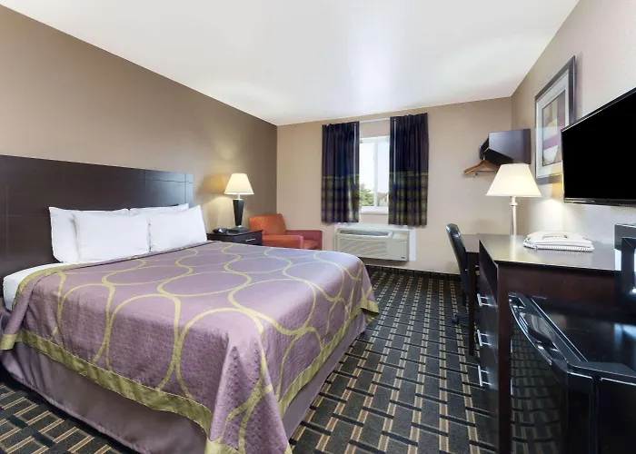 Super 8 By Wyndham Springfield East