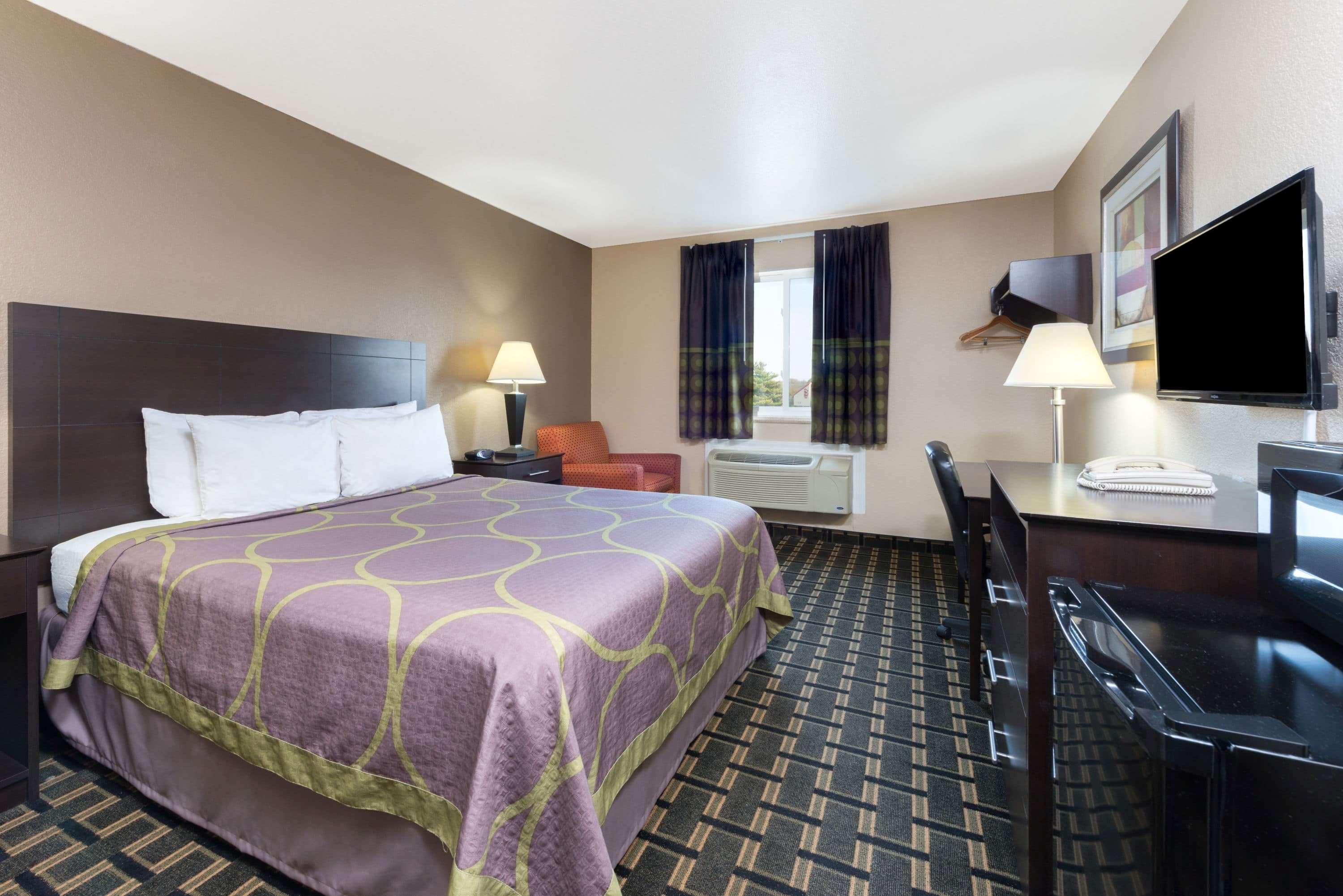 Super 8 By Wyndham East 2*