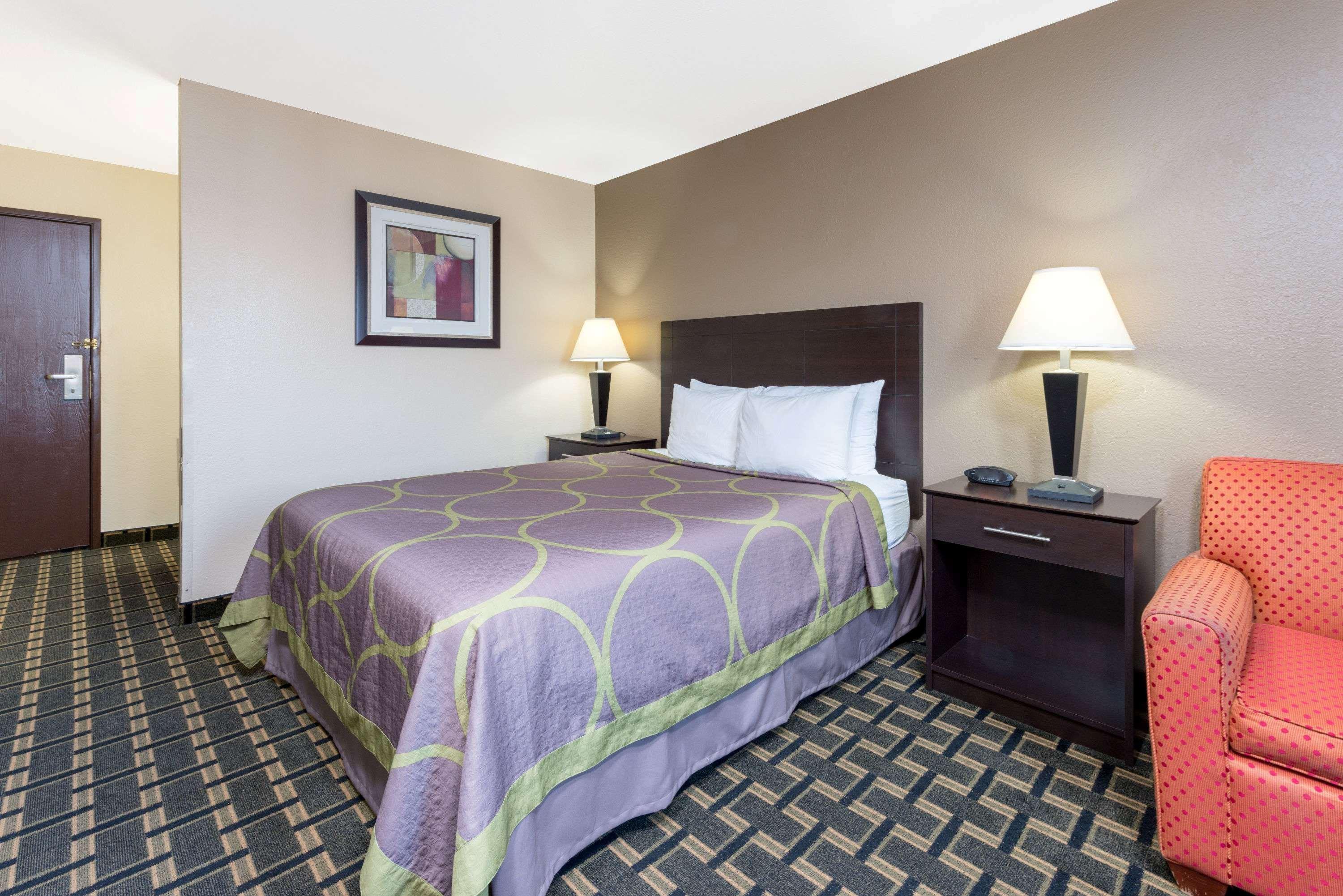 Super 8 By Wyndham East Hotel Springfield