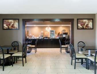 Hotel Super 8 By Wyndham East